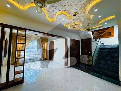 FIVE MARLA LUXURIOUS FACING PARK HOUSE WITH SOLID CONSTRUCTION NEAR GRAND MOSQUE, IMTIAZ STORE AND EIFFEL TOWER AVAILABLE IN JINNAH BLOCK BAHRIA TOWN LAHORE