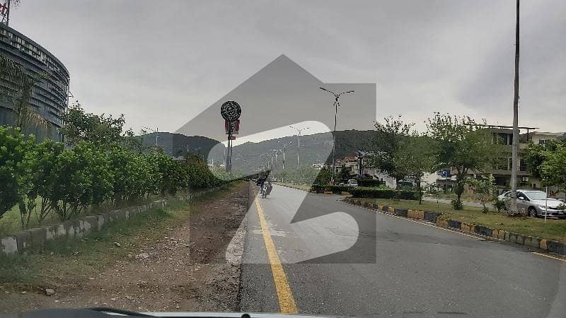 TOP LOCATION MARGALLA FACING PLOT IS FOR SALE TOP LOCATION MARGALLA FACING PLOT IS FOR SALE