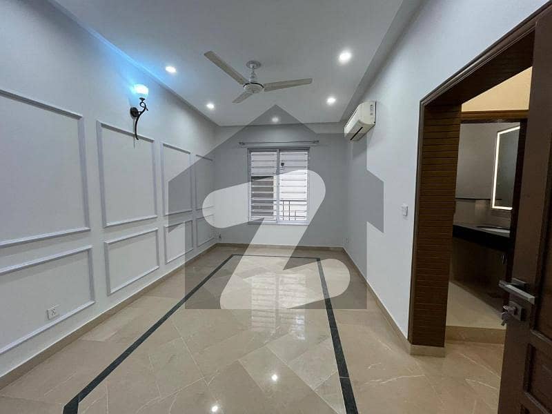 HOUSE FOR RENT IN F-8 HOUSE FOR RENT IN F-8