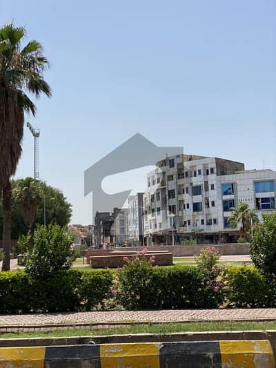 بحریہ ٹاؤن فیز 8 ۔ بلاک ای بحریہ ٹاؤن فیز 8,بحریہ ٹاؤن راولپنڈی,راولپنڈی میں 8 مرلہ کمرشل پلاٹ 5.0 کروڑ میں برائے فروخت۔