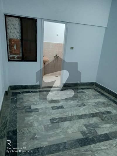 BEST PLACE FOR LIVE IN THE HEART OF GULISTANE JAUHAR, RADO TOWER , VERY REASONABLE PRICE FLAT . .