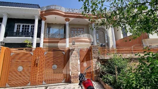 I-8 40x80 Double Storey House Available For Rent Ideal Location