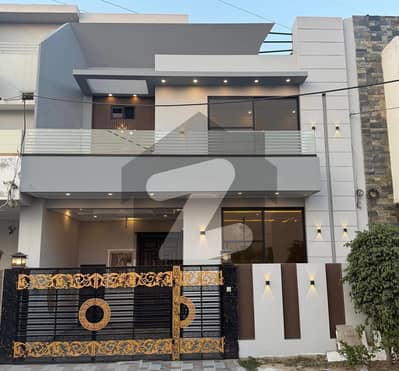 VIP Town 5 Marla House Up For sale