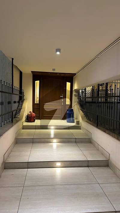 MALL SQUARE 4BEDROOMS DRAWING DINING TV LOUNGE KITCHEN BOWDER ROOM DIRTY KITCHEN TILED FLOORING TILED BATH LINE WATER PARKING RESERVE SERVANT QUARTER WELL MAINTAINED LOWER FLOOR LIFT STAND BY GENERATOR AND BACKUP HOME GENERATOR IMTIAZ FACING