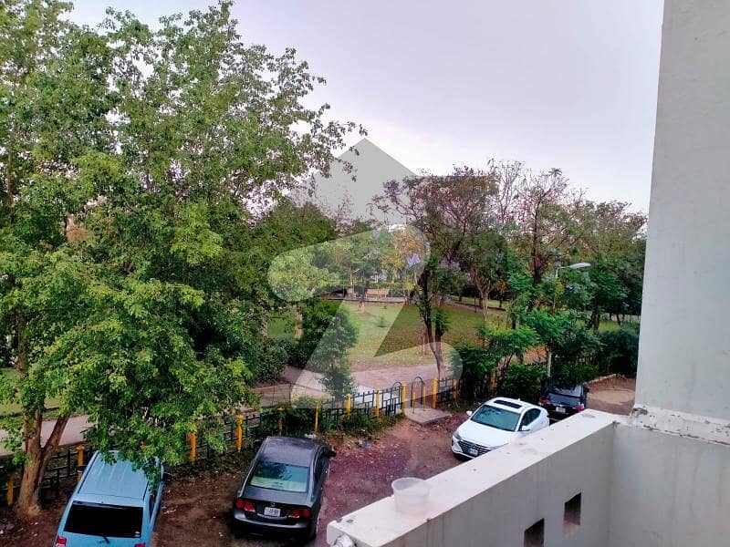 Park Facing Double Unit 5bed Rooms House Top Location Park Facing Double Unit 5bed Rooms House Top Location