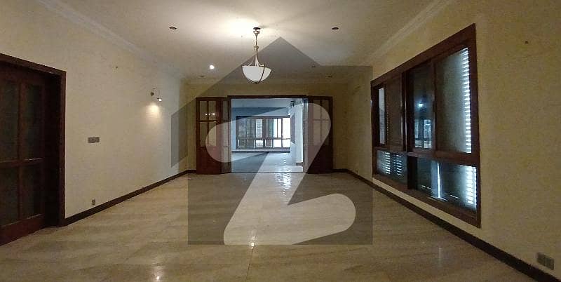3000 Yards Independent Bungalow Rent For Office, Software House, School, College, University, Hospital, Guest House, Restaurant, Available At Sahra-E-Faisal