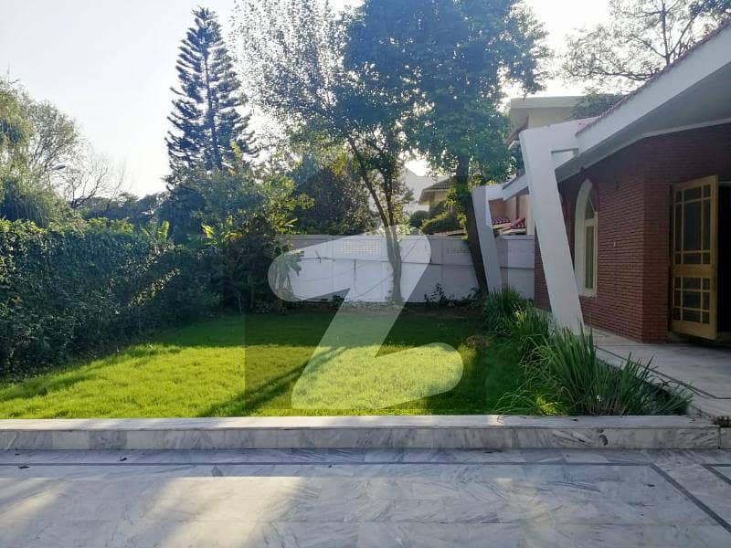 CDA Transfer Prime Location Old House is for SALE CDA Transfer Prime Location Old House is for SALE