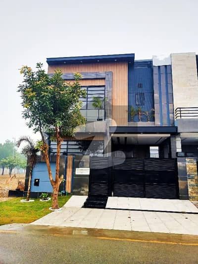 6 MARLA BRAND NEW MODERN AND ELEGANT HOUSE FOR SALE IN VALENCIA TOWN