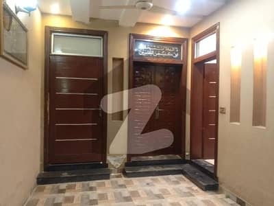 سینٹرل پارک ہاؤسنگ سکیم لاہور میں 3 کمروں کا 5 مرلہ مکان 60.0 ہزار میں کرایہ پر دستیاب ہے۔