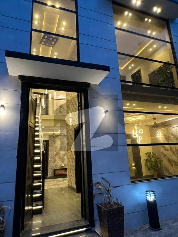 BRAND NEW HOUSE ON HOT LOCATION BRAND NEW HOUSE ON HOT LOCATION