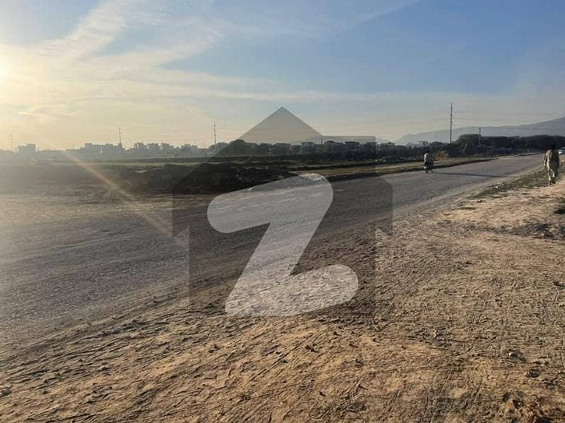 EXCELLENT PLOTS FOR SALE IN C-14 EXCELLENT PLOTS FOR SALE IN C-14