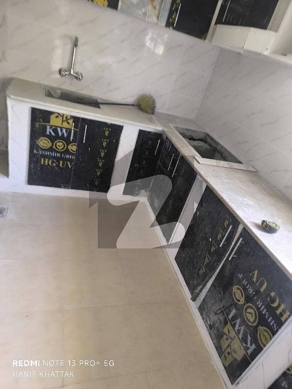 2 beds & 2 baths upper portion available for rent 2 beds & 2 baths upper portion available for rent