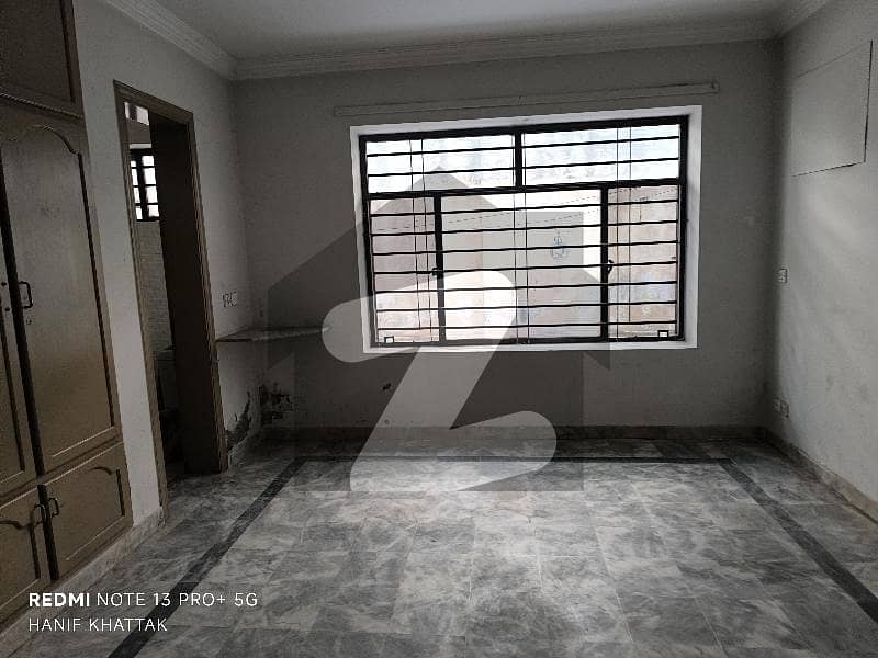 2 Beds & 2 Baths Upper Portion Available For Rent 2 Beds & 2 Baths Upper Portion Available For Rent