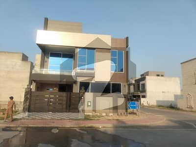 بحریہ ٹاؤن نشتر بلاک بحریہ ٹاؤن سیکٹر ای,بحریہ ٹاؤن,لاہور میں 3 کمروں کا 5 مرلہ مکان 2.6 کروڑ میں برائے فروخت۔ بحریہ ٹاؤن نشتر بلاک بحریہ ٹاؤن سیکٹر ای,بحریہ ٹاؤن,لاہور میں 3 کمروں کا 5 مرلہ مکان 2.6 کروڑ میں برائے فروخت۔
