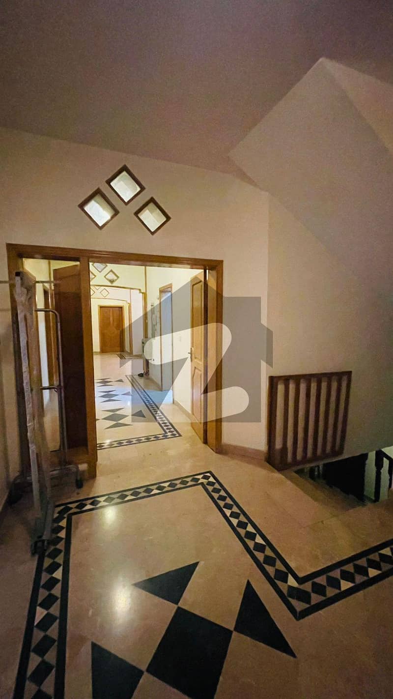ایف ۔ 11 اسلام آباد میں 3 کمروں کا 18 مرلہ زیریں پورشن 2.0 لاکھ میں کرایہ پر دستیاب ہے۔ ایف ۔ 11 اسلام آباد میں 3 کمروں کا 18 مرلہ زیریں پورشن 2.0 لاکھ میں کرایہ پر دستیاب ہے۔