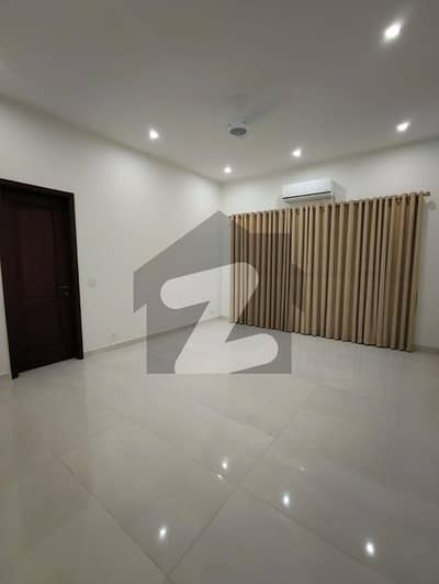 ڈی ایچ اے فیز 4 ڈی ایچ اے ڈیفینس,کراچی میں 2 کمروں کا 14 مرلہ زیریں پورشن 1.85 لاکھ میں کرایہ پر دستیاب ہے۔