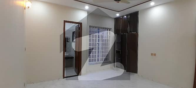 Prime Location Upper Portion Spread Over 5 Marla In Rail Town (Canal City) Available