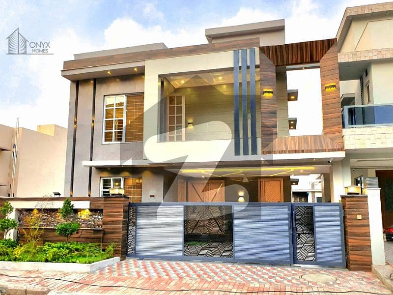 Luxurious 12 Marla House Near Future World School