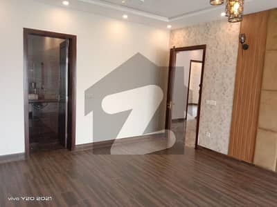 فارمانئیٹس ہاؤسنگ سکیم لاہور میں 3 کمروں کا 3 مرلہ مکان 1.0 کروڑ میں برائے فروخت۔