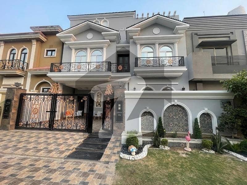 10 Marla New House Available 6 Beds 7 Bathroom 40 Feet Road Tariq Garden Lahore 10 Marla New House Available 6 Beds 7 Bathroom 40 Feet Road Tariq Garden Lahore