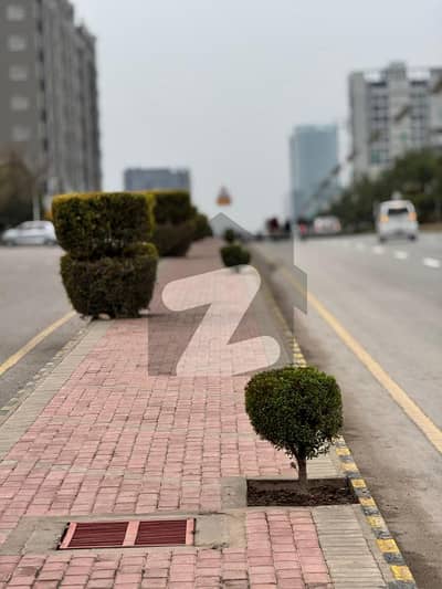 Prime 32 Marla Commercial Plot for Sale in Tech Park, Gulberg Greens Main Gulberg Expressway Frontage Prime 32 Marla Commercial Plot for Sale in Tech Park, Gulberg Greens Main Gulberg Expressway Frontage