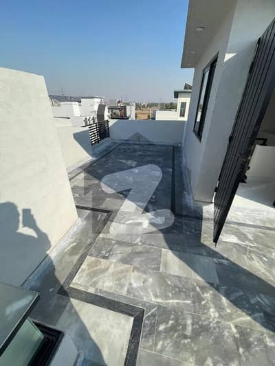 50ft Road Near Park Modern House