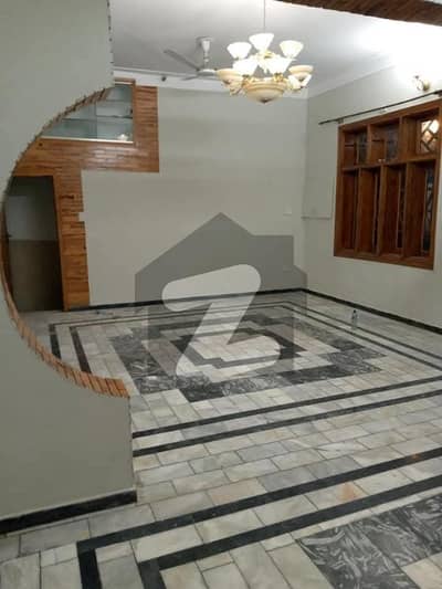 حیات آباد فیز 6 - ایف3 حیات آباد فیز 6,حیات آباد,پشاور میں 8 کمروں کا 1 کنال مکان 2.2 لاکھ میں کرایہ پر دستیاب ہے۔