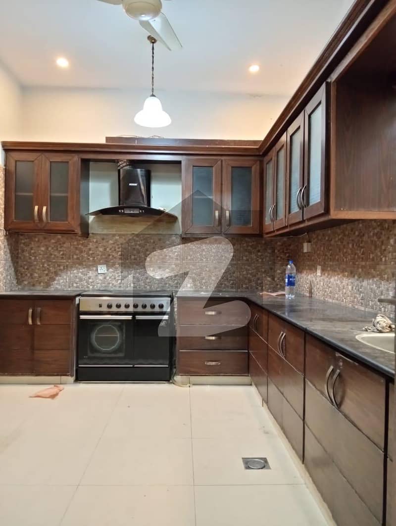 3-Bed Upper Portion, E11/3 3-Bed Upper Portion, E11/3