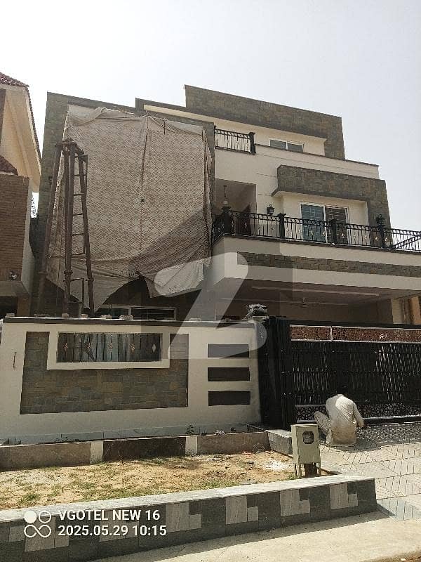 ڈی ۔ 12 اسلام آباد میں 6 کمروں کا 10 مرلہ مکان 12.0 کروڑ میں برائے فروخت۔ ڈی ۔ 12 اسلام آباد میں 6 کمروں کا 10 مرلہ مکان 12.0 کروڑ میں برائے فروخت۔