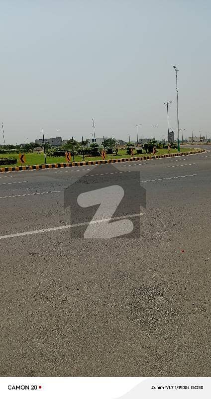 ڈی ایچ اے فیز 8 ڈیفنس (ڈی ایچ اے),لاہور میں 1 کنال رہائشی پلاٹ 3.0 کروڑ میں برائے فروخت۔ ڈی ایچ اے فیز 8 ڈیفنس (ڈی ایچ اے),لاہور میں 1 کنال رہائشی پلاٹ 3.0 کروڑ میں برائے فروخت۔