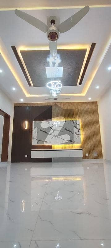 ٹاپ سٹی 1 اسلام آباد میں 5 کمروں کا 10 مرلہ مکان 4.1 کروڑ میں برائے فروخت۔ ٹاپ سٹی 1 اسلام آباد میں 5 کمروں کا 10 مرلہ مکان 4.1 کروڑ میں برائے فروخت۔