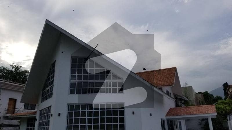 HOUSE FOR RENT IN E-7 HOUSE FOR RENT IN E-7