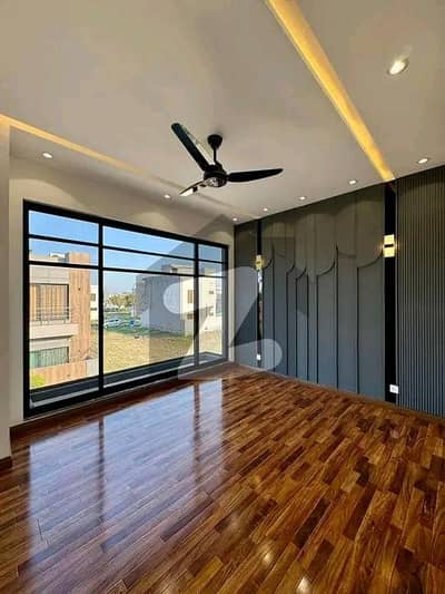 BEAUTIFUL HOUSE FOR SALE AVAILABLE BRAND NEW