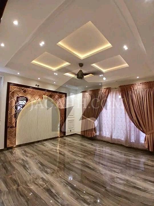 BEAUTIFUL HOUSE FOR RENT AVAILABLE BEAUTIFUL HOUSE FOR RENT AVAILABLE
