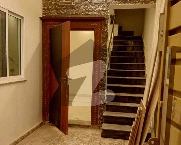 چوبرجی لاہور میں 3 کمروں کا 3 مرلہ مکان 1.55 کروڑ میں برائے فروخت۔