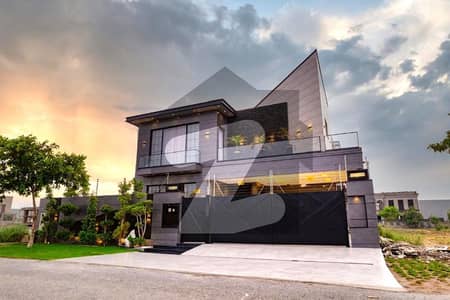 ONE KANAL EYE CACTHING MODERN DESIGN LUXURY HOUSE FOR SALE IN DHA PHASE 7 NEAR RAYA GOLF CLUB