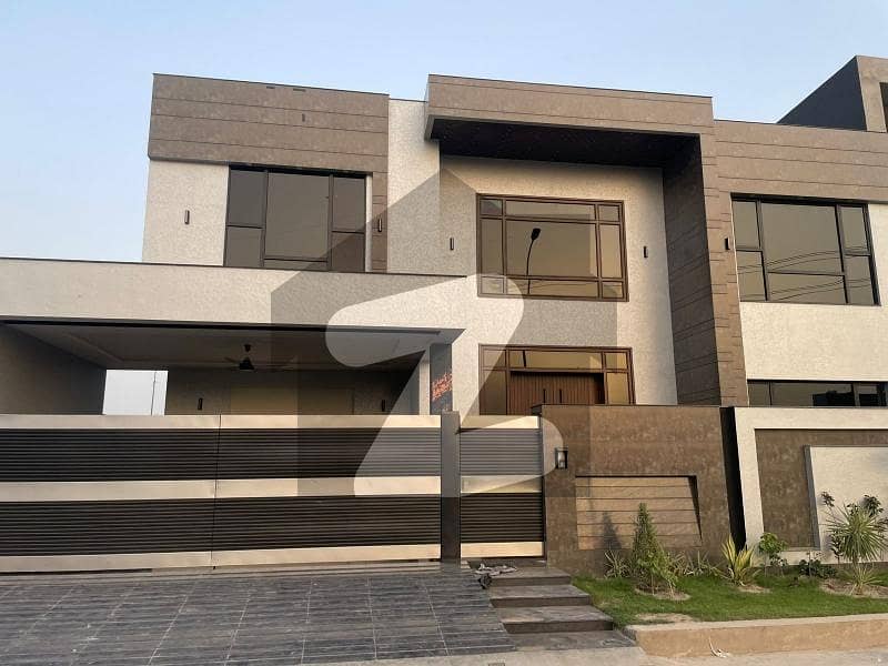 عبداللہ گارڈنز ایسٹ کینال روڈ,کینال روڈ,فیصل آباد میں 5 کمروں کا 14 مرلہ مکان 11.0 کروڑ میں برائے فروخت۔