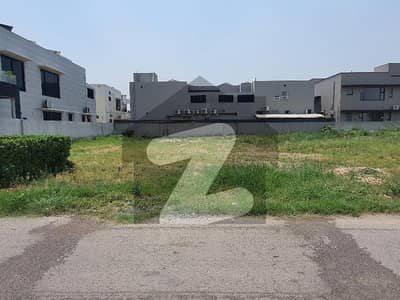 1 KANAL PLOT TOP LOCATION FOR SALE