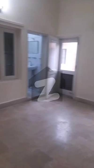 ایف ۔ 8 اسلام آباد میں 3 کمروں کا 1 کنال بالائی پورشن 1.45 لاکھ میں کرایہ پر دستیاب ہے۔