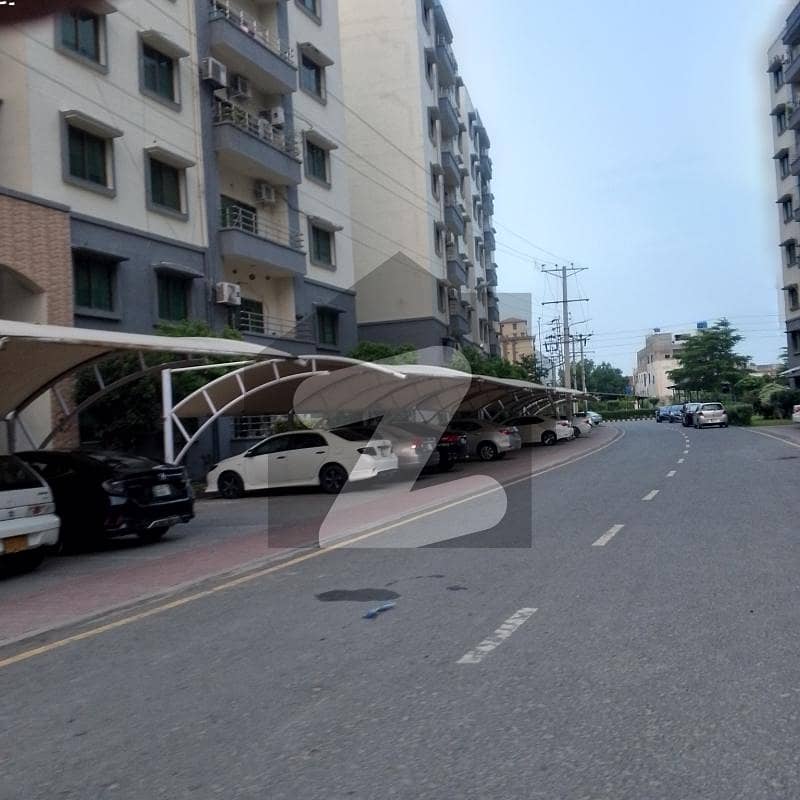 10 MARLA 3 BEDROOM APARTMENT AVAILABLE FOR SALE 10 MARLA 3 BEDROOM APARTMENT AVAILABLE FOR SALE