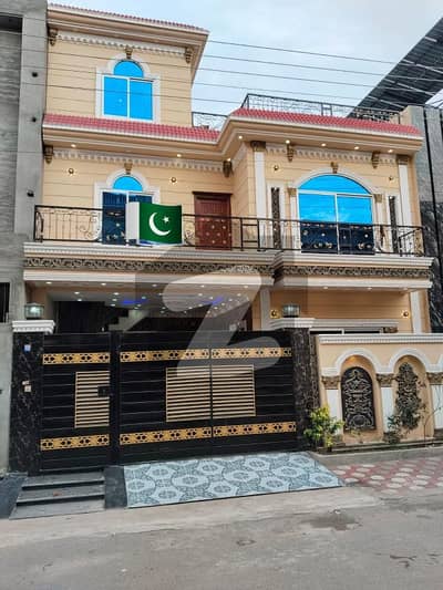 الرحمان گارڈن فیز 2 الرحمان گارڈن,لاہور میں 6 کمروں کا 7 مرلہ مکان 2.5 کروڑ میں برائے فروخت۔