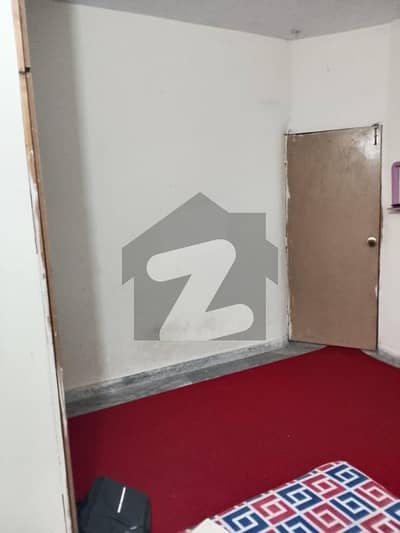 5 MARLA LIKE NEW FLAT AVAILABLE FOR RENT NEAR ALI TOWN