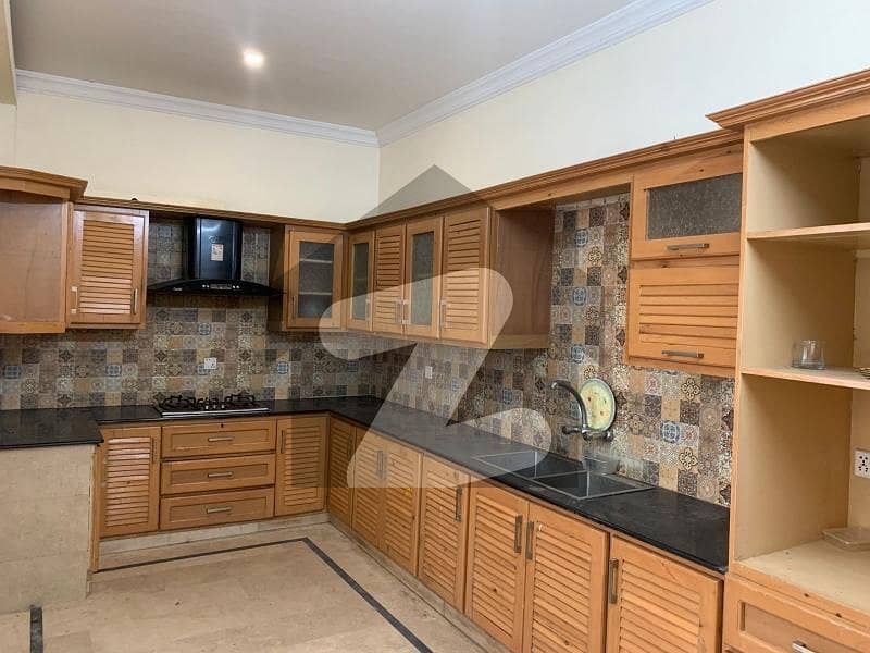 G-10/2 Ground+Besment 6Bed 2Kitchen G-10/2 Ground+Besment 6Bed 2Kitchen