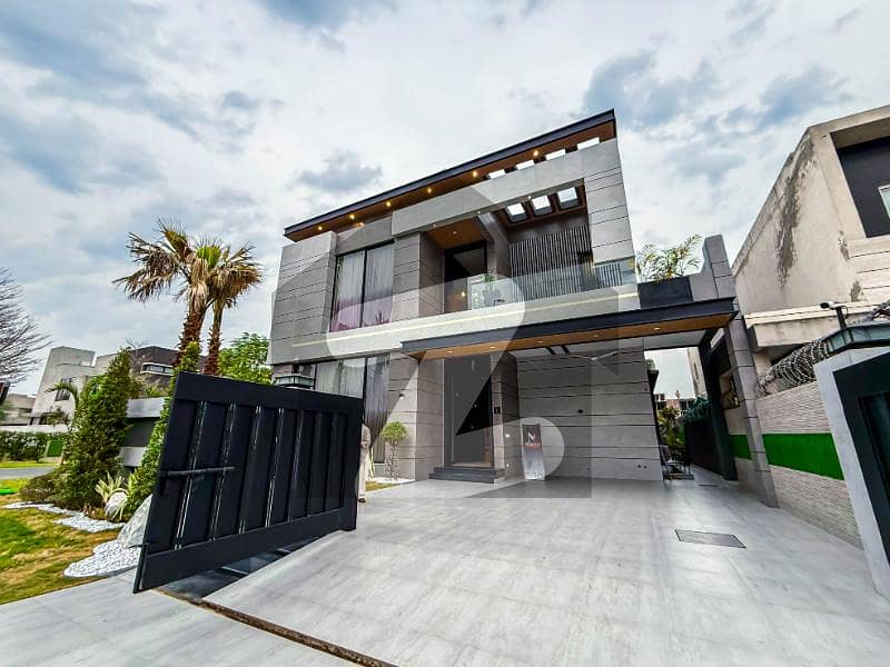 SLIGHTLY USE LIKE BRAND NEW HOUSE FOR SALE IN DHA LAHORE SLIGHTLY USE LIKE BRAND NEW HOUSE FOR SALE IN DHA LAHORE