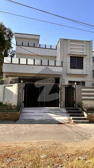 کانجو ٹاؤن شپ سوات میں 6 کمروں کا 12 مرلہ مکان 3.85 کروڑ میں برائے فروخت۔