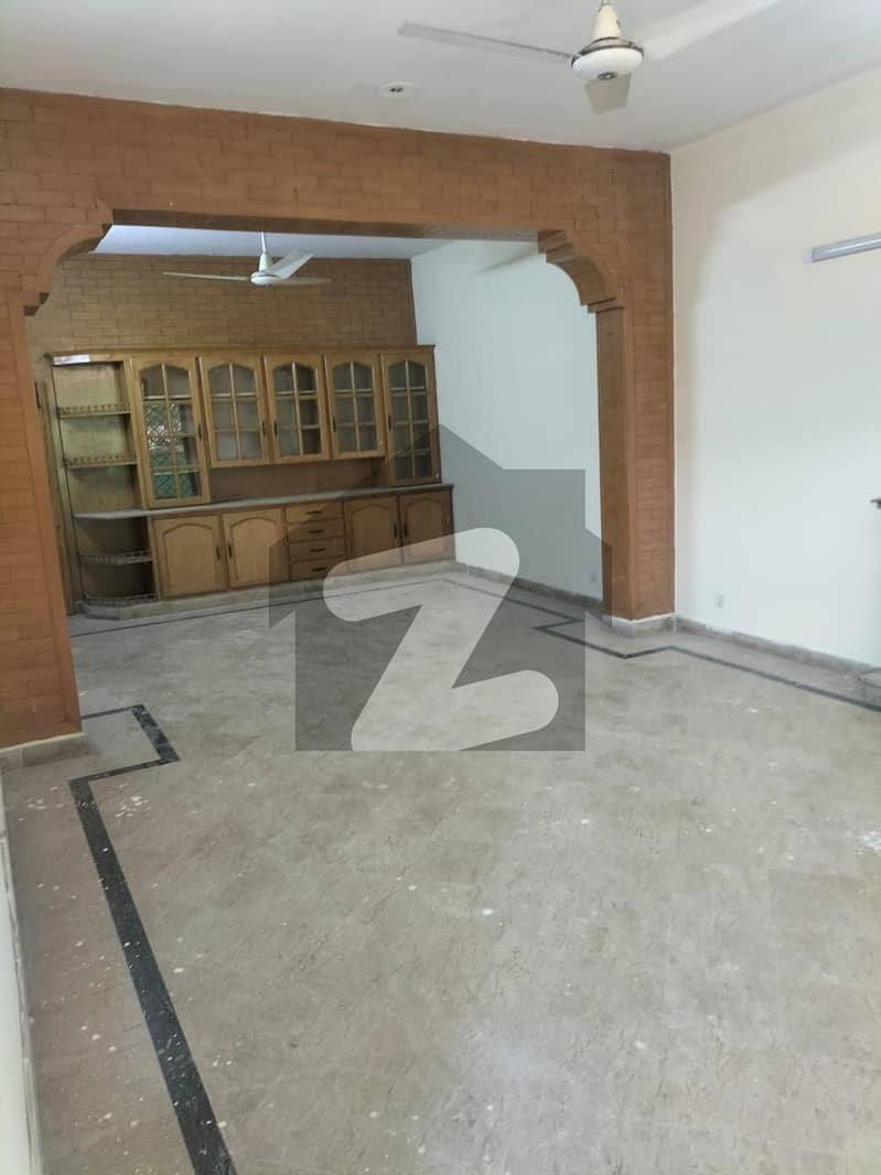 جی ۔ 9 اسلام آباد میں 3 کمروں کا 14 مرلہ بالائی پورشن 1.2 لاکھ میں کرایہ پر دستیاب ہے۔ جی ۔ 9 اسلام آباد میں 3 کمروں کا 14 مرلہ بالائی پورشن 1.2 لاکھ میں کرایہ پر دستیاب ہے۔