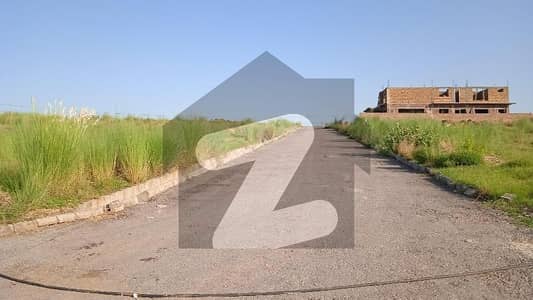 Q Block 1 Kanal Plot Available For Sale