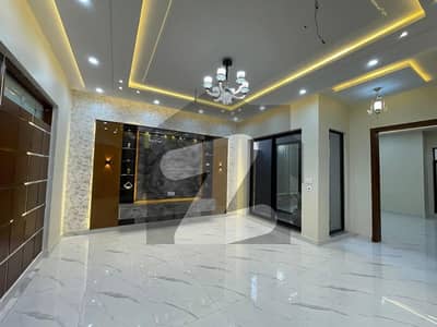 5.5 Marla Corner Double Modern House For Sale Royal Orchard 50 Ft Road