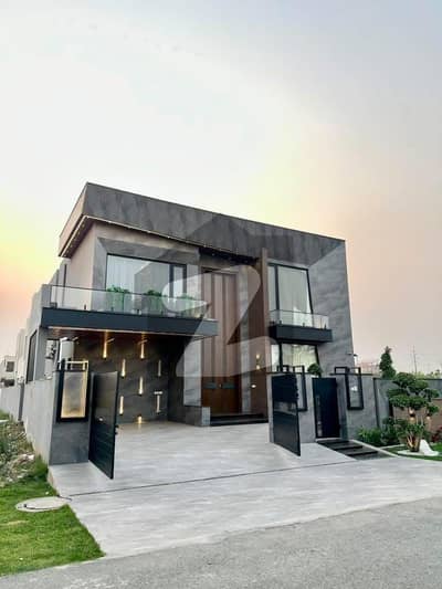 1 Kanal Top Quality Build Luxurious Beautiful Modern Design Villa With Basement For Sale in DHA Lahore Phase 7 Prime Location Near Carrefour