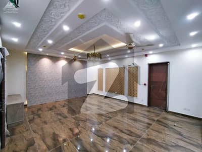 1 KANAL WELL MAINTAINED LUXURIOUS VILLA AVAILABLE FOR RENT in Hot location Of DHA phase 5 H block || NEAR AZADI CHOWK